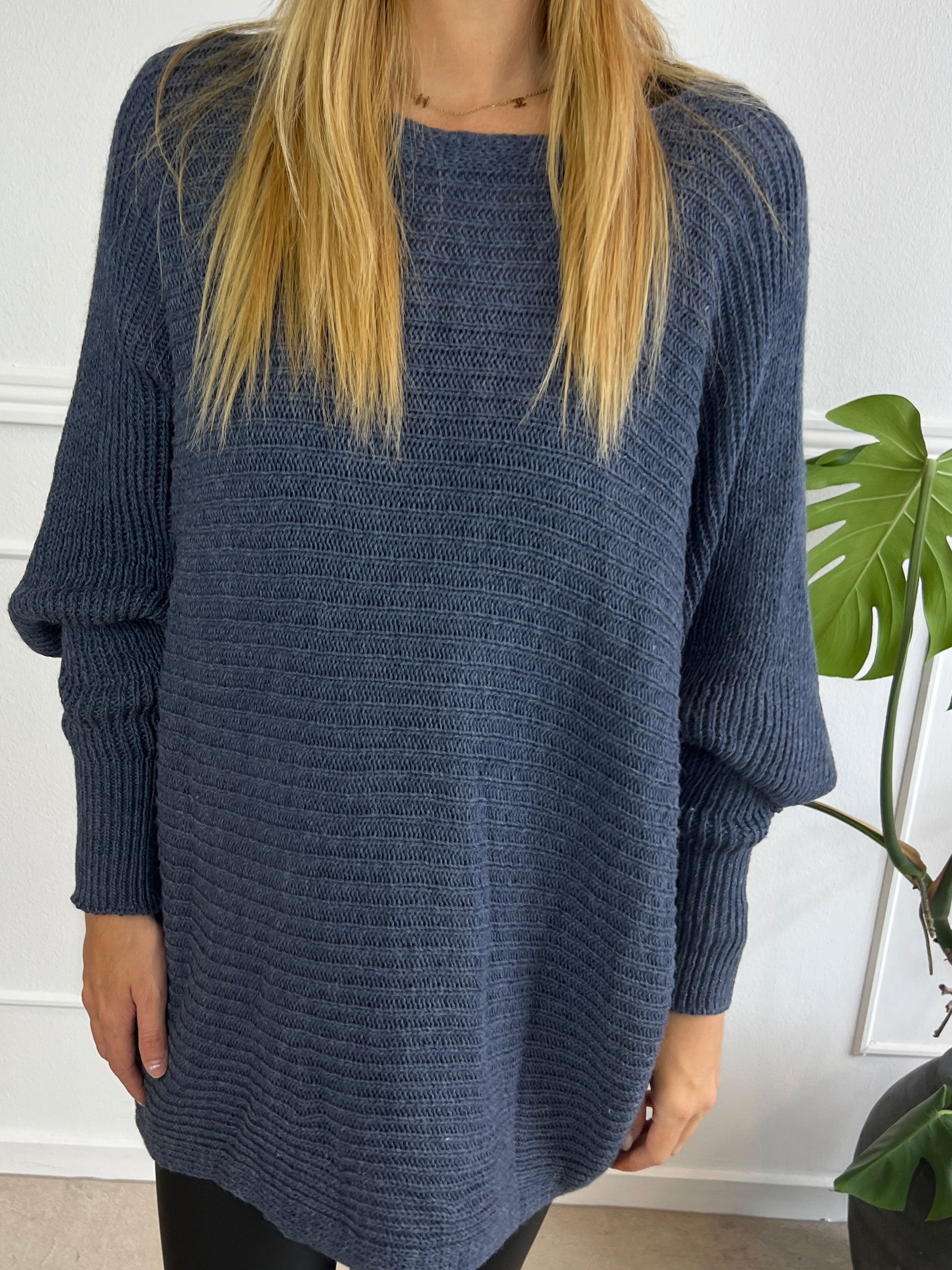 Gabbi - Oversized stickat med fladdermusärmar